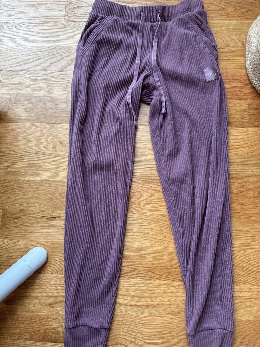 ALO Yoga MUSE Ribbed Jogger Pants - Woodrose Mauve - S